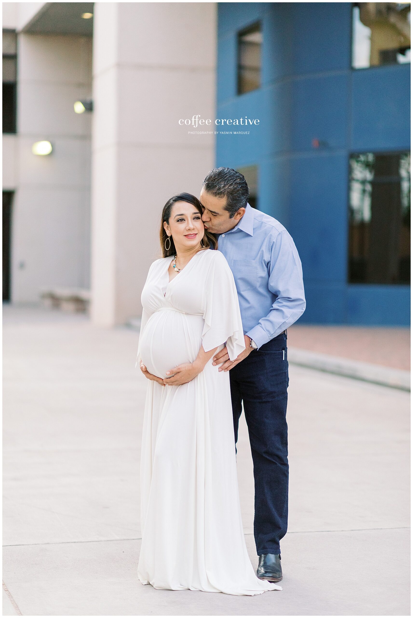 downtown el paso maternity, EL PASO TEXAS MATERNITY PHOTOGRAPHER, DOWNTOWN EL PASO MATERNITY SESSION, downtown maternity session